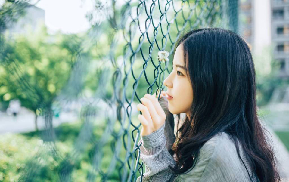 真诚的友谊好像健康，失去时才知道它的可贵。